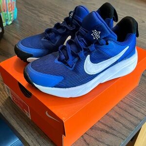 Nike Star Runner 4 Sneakers